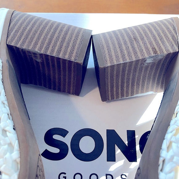 Sonoma White Heels - Picture 6 of 11